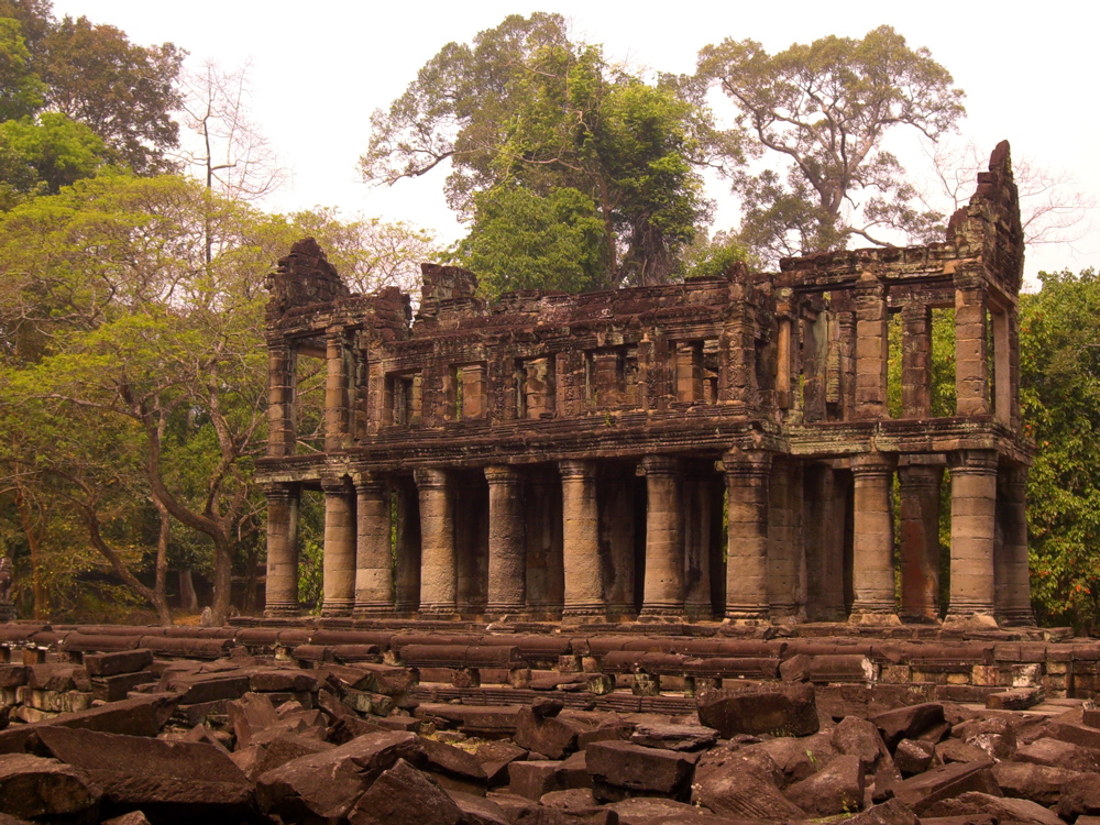 Preah Khan: 2-story library