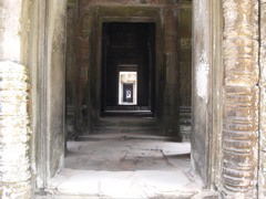 Preah Khan: long corridors