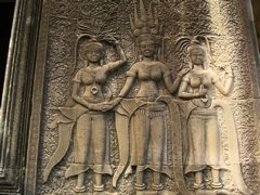 deities on entry tower