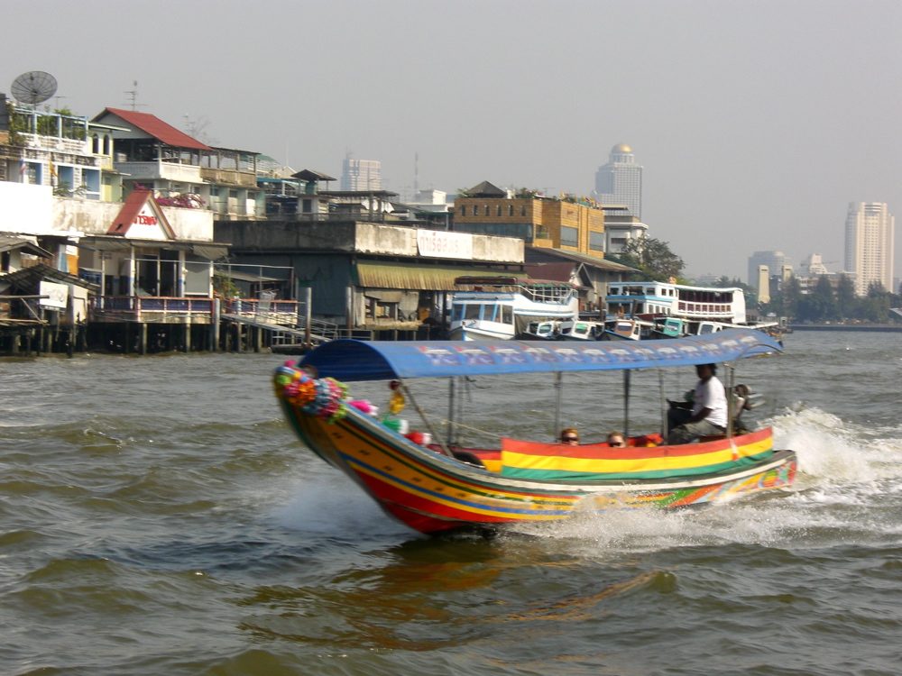Longboat on Chao Phraya river
