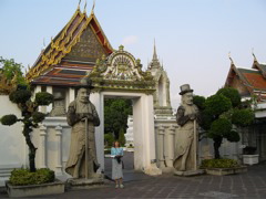 Wat Pho: Reclining Buddha temple