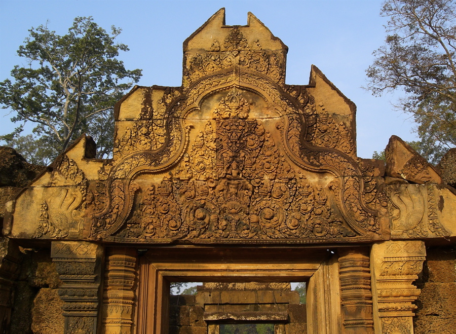 Banteay Srei: entrance