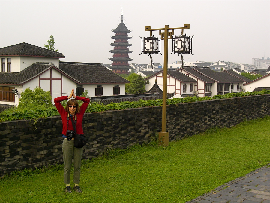 Suzhou: Stupa and Gosia