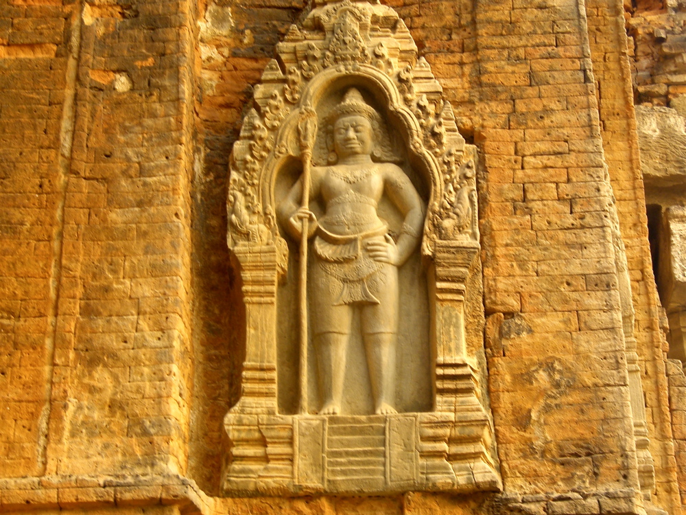 Lolei: male guardian
